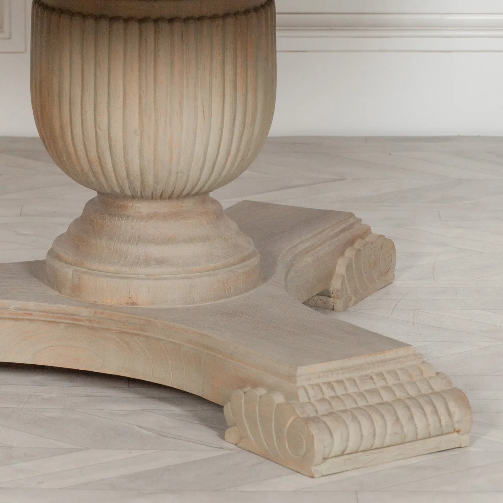 150cm Rustic Round Dining Table in Handcrafted White Cedar Wood - Image 3