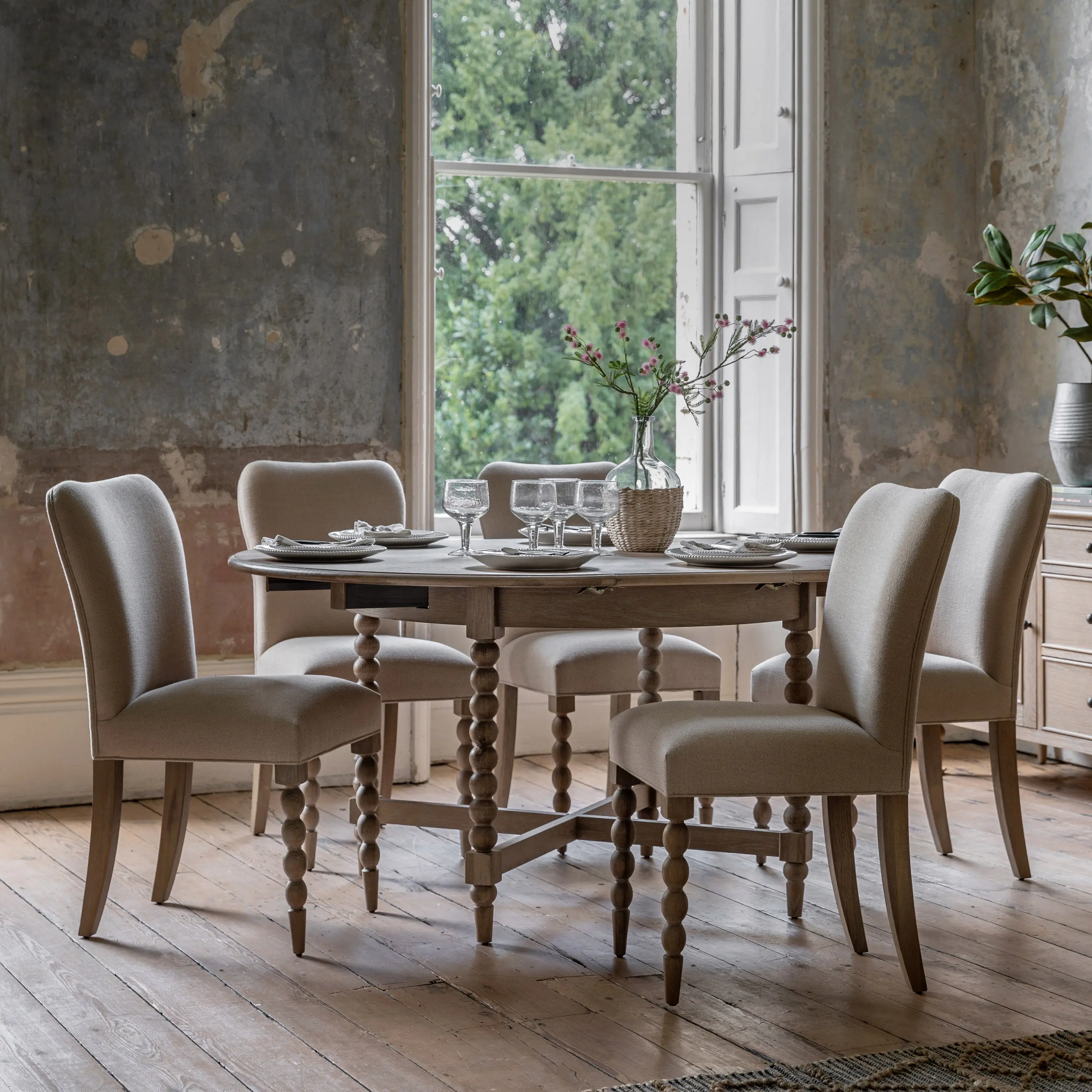 Aria Round Extending Dining Table - Image 3