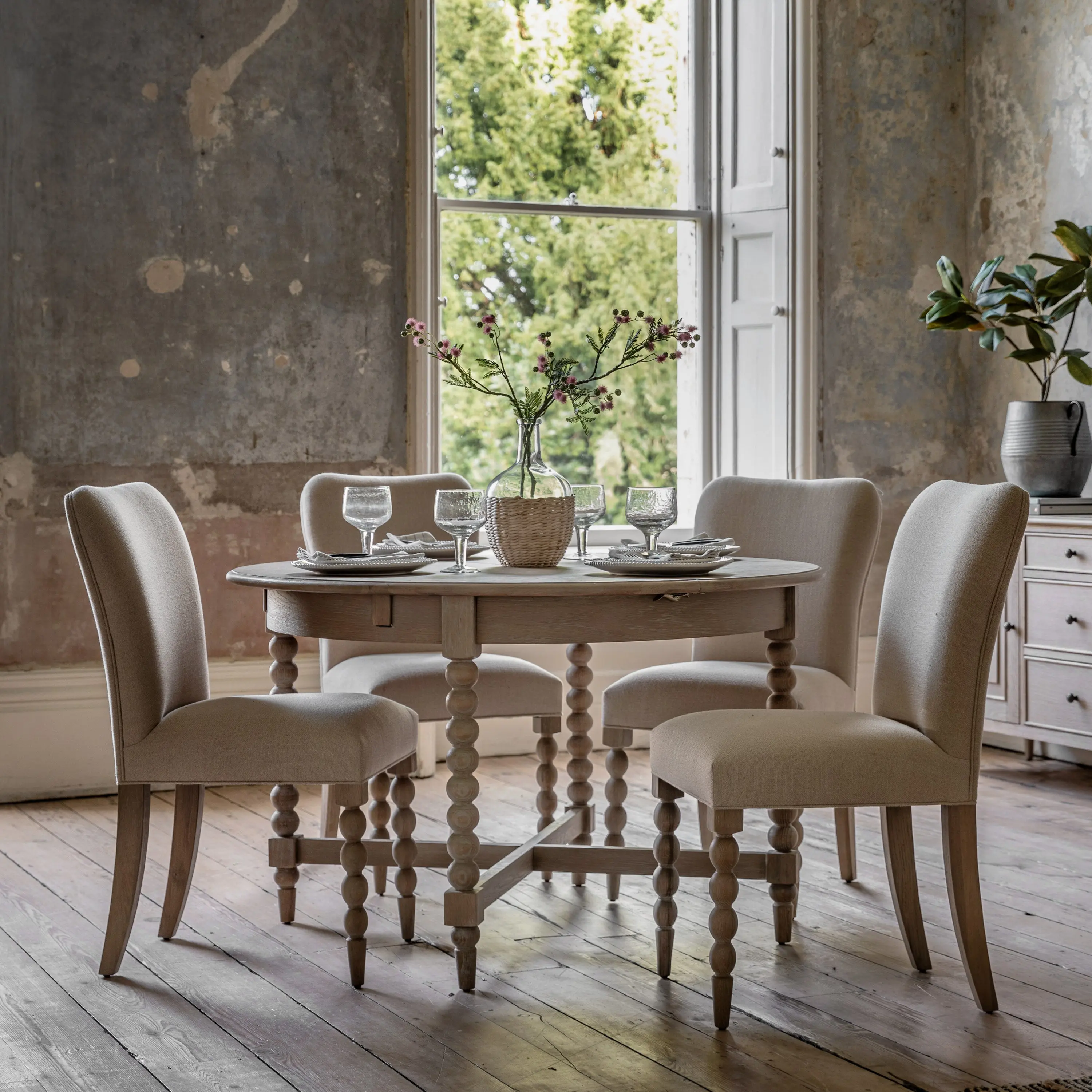 Aria Round Extending Dining Table - Image 6
