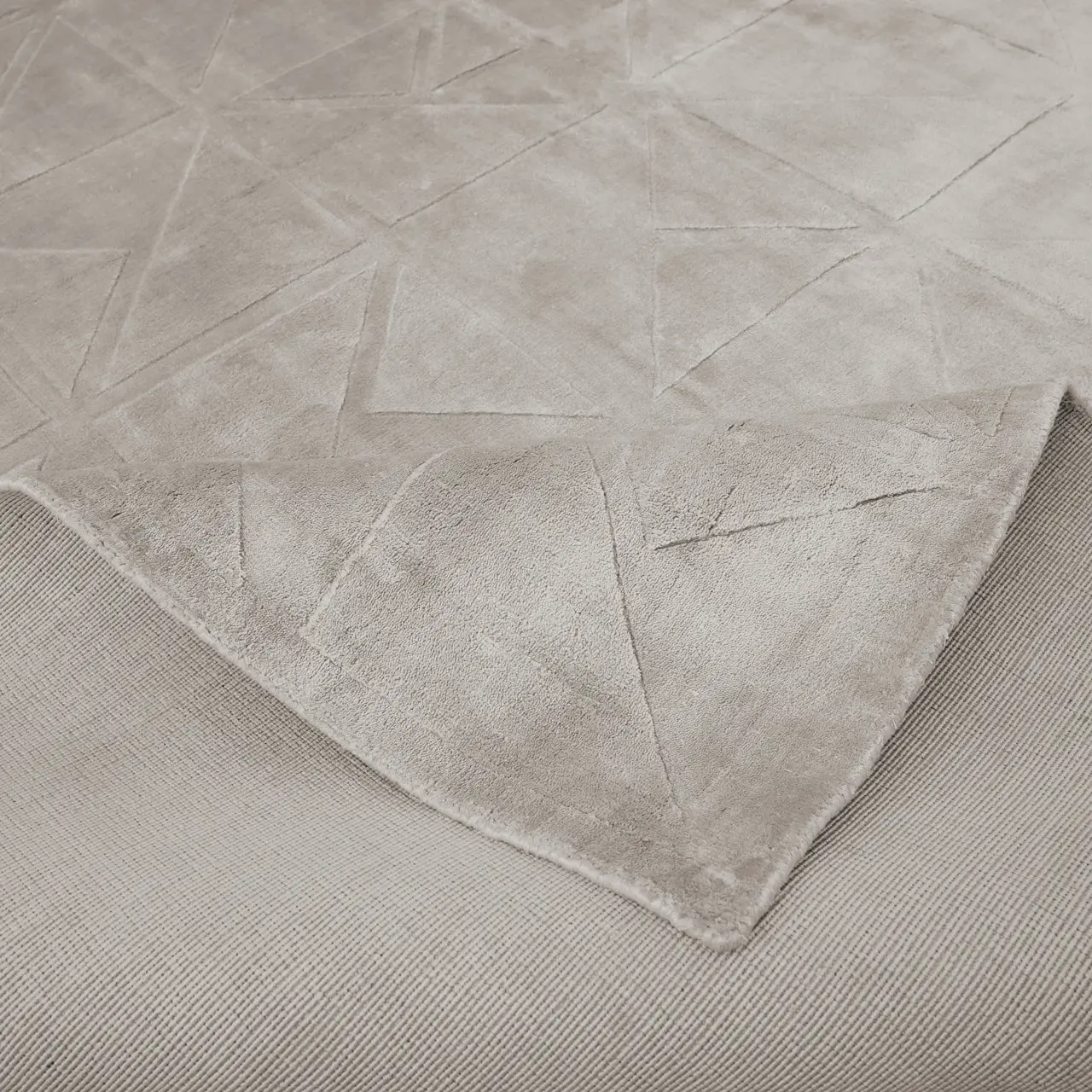 Richmond Interiors Yuna Carpet in Beige 300x400cm - Image 6